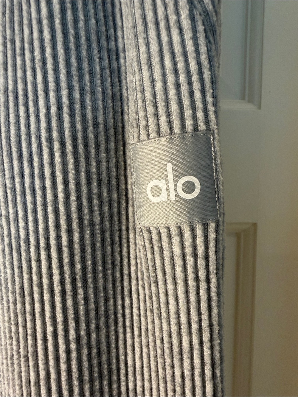 ALO Yoga Muse Sweatpant in Athletic Grey - Picture 2 of 8